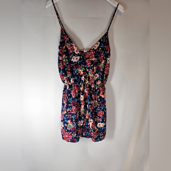Le Kate Flower Romper - Picture 2 of 6
